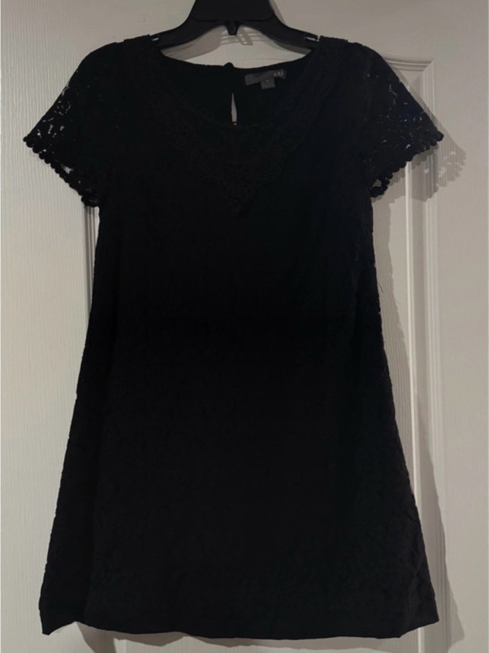 Forever 21 Black Lace-Trim Short Sleeve Tunic